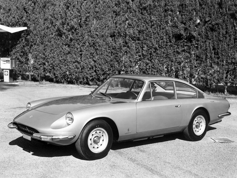  Ferrari 365 GT 2+2 1968 года  (фото 1 из 62)